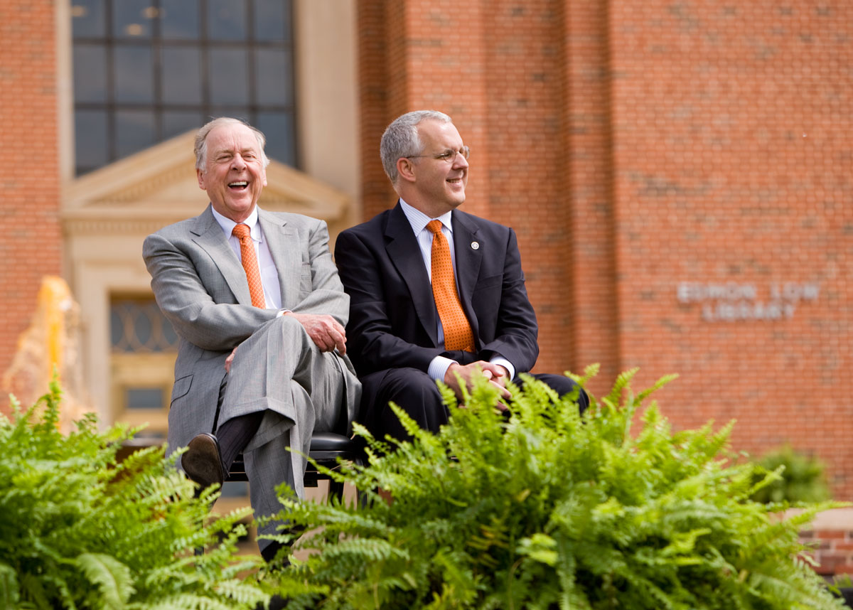 Pickens offers $100 million challenge for endowed faculty positions Pickens offers $100 million challenge for endowed faculty positions