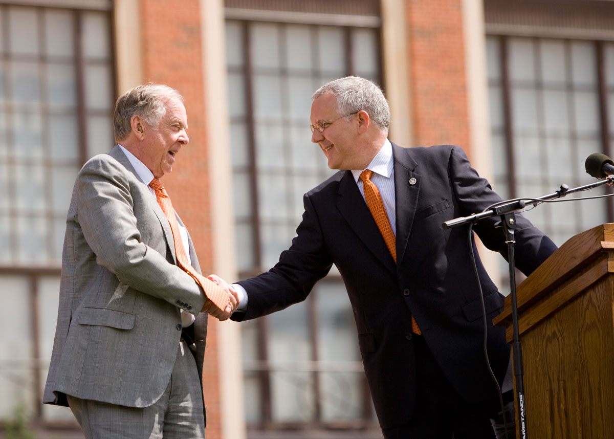 Pickens offers $100 million challenge for endowed faculty positions Pickens offers $100 million challenge for endowed faculty positions