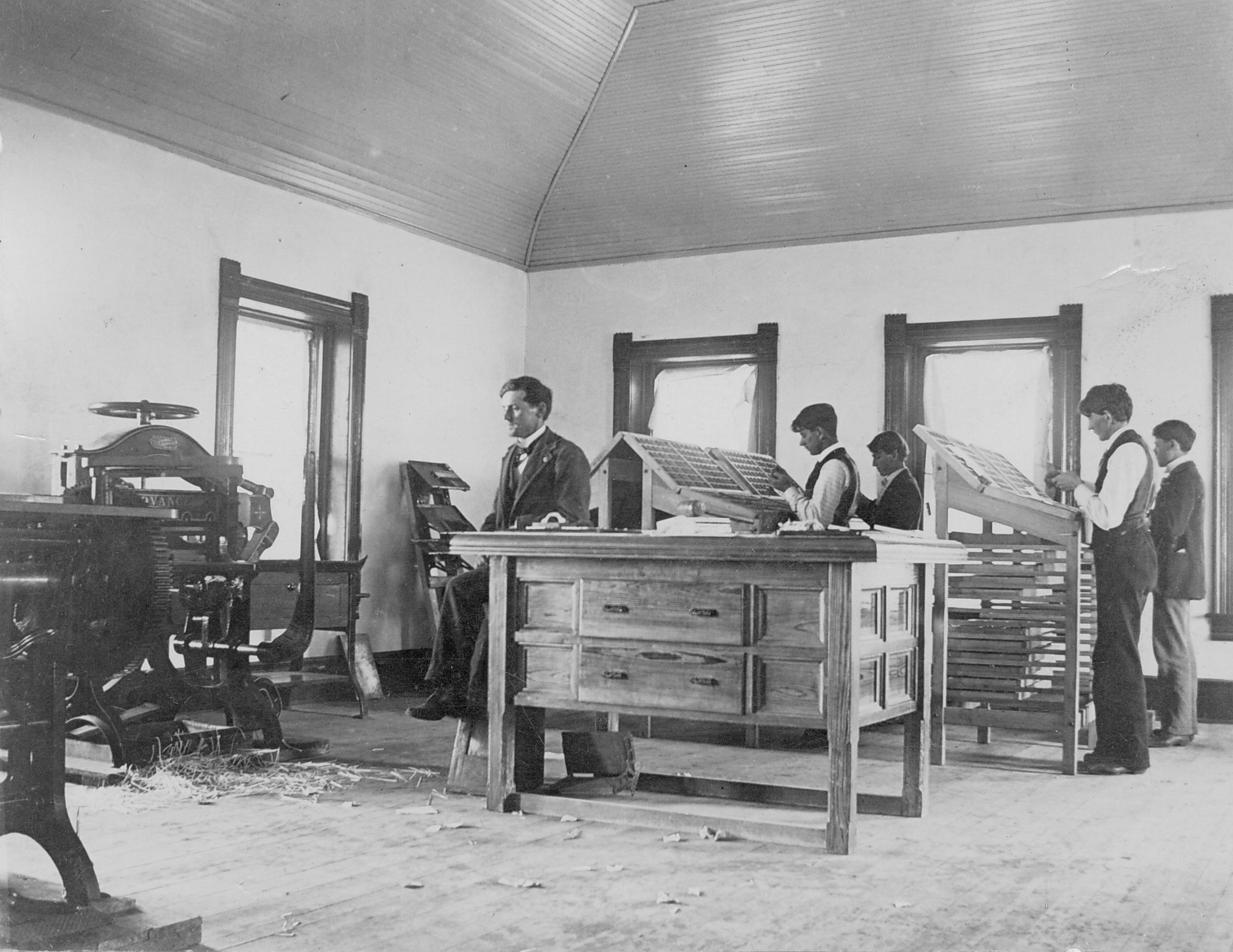 College Paper replaces Mirror College Paper replaces Mirror