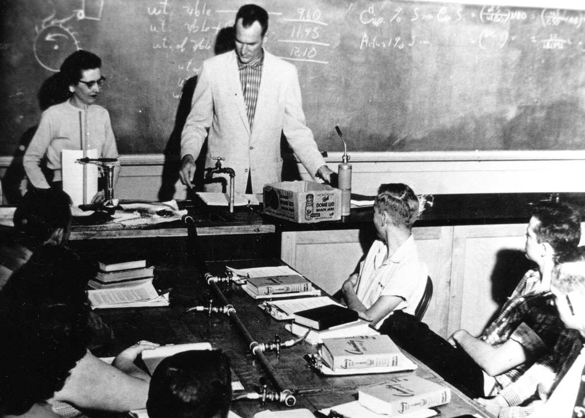 1957-traveling-science-classroom1992052_EXT_69_B884.jpg