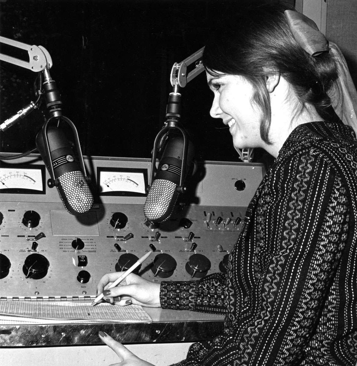 Radio station returns to airwaves as KOSU Radio station returns to airwaves as KOSU