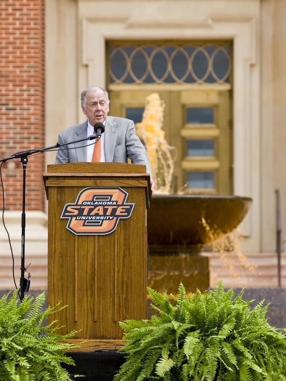 Pickens offers $100 million challenge for endowed faculty positions Pickens offers $100 million challenge for endowed faculty positions