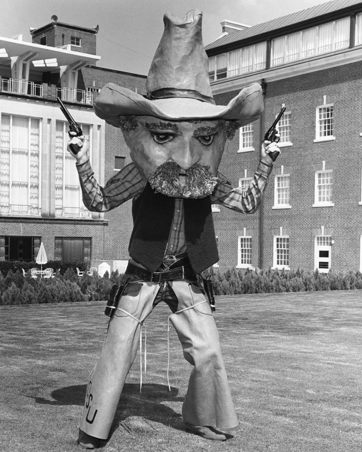 Student makes first Pistol Pete appearance Student makes first Pistol Pete appearance