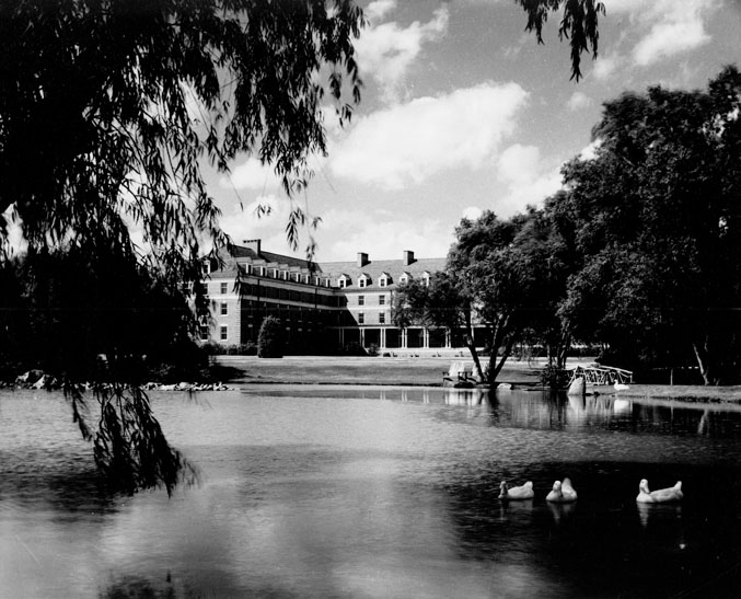Willard Hall opens Willard Hall opens